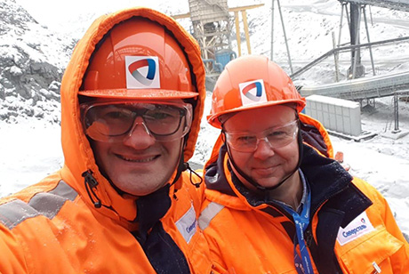 Karriere bei allmineral 2 allmineral-Mitarbeiter auf Außentermin im Schnee